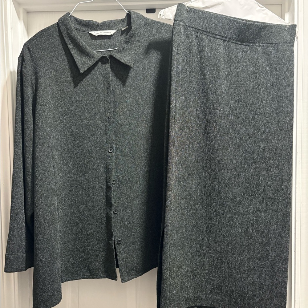 Soft By Avenue - Elegant Black Women's 2Pc Skirt Set